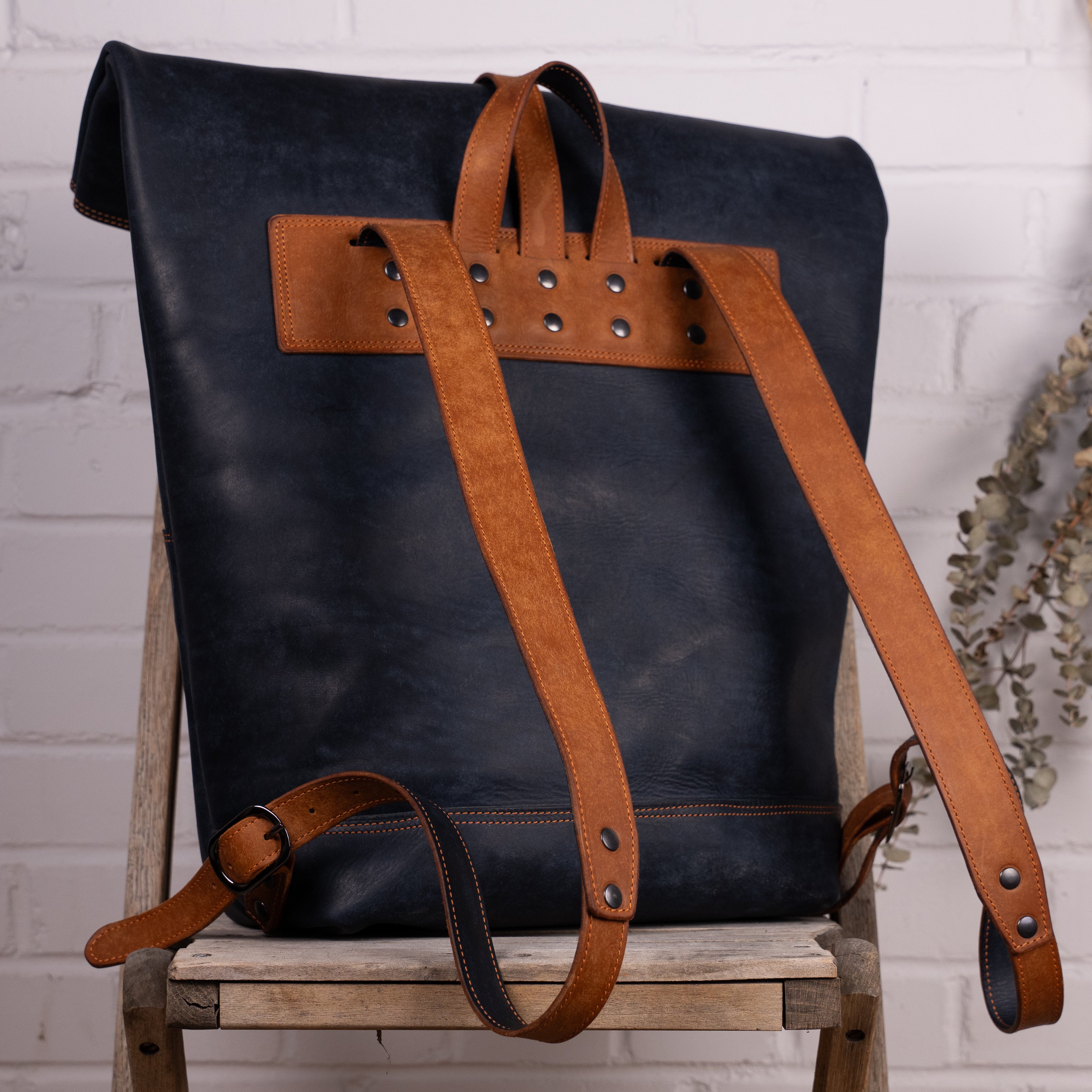 Sac à dos en cuir, roll top, fait main - Unisham
